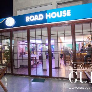 Road House Bar in Alsancak hosts live music